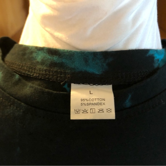 EUC Skeleton “It’s my Party” tie dye tee - Picture 4 of 4